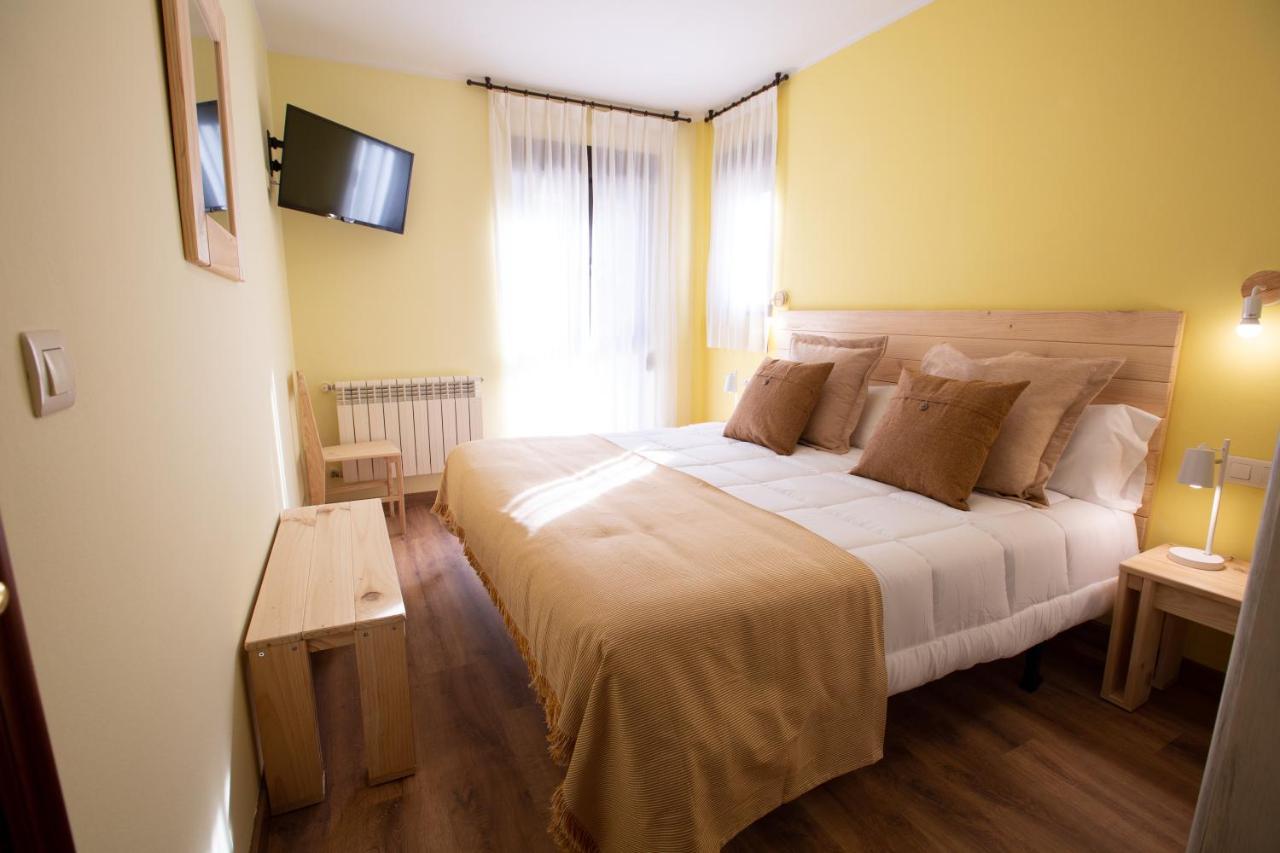 La Casona De Cardes Hotell Onís Eksteriør bilde