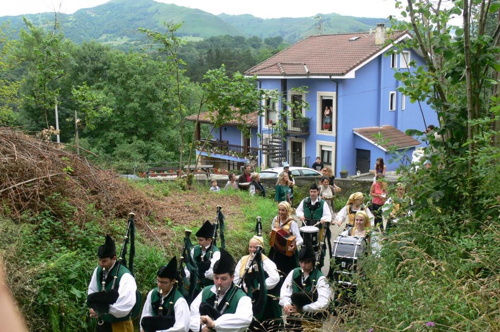 La Casona De Cardes Hotell Onís Eksteriør bilde